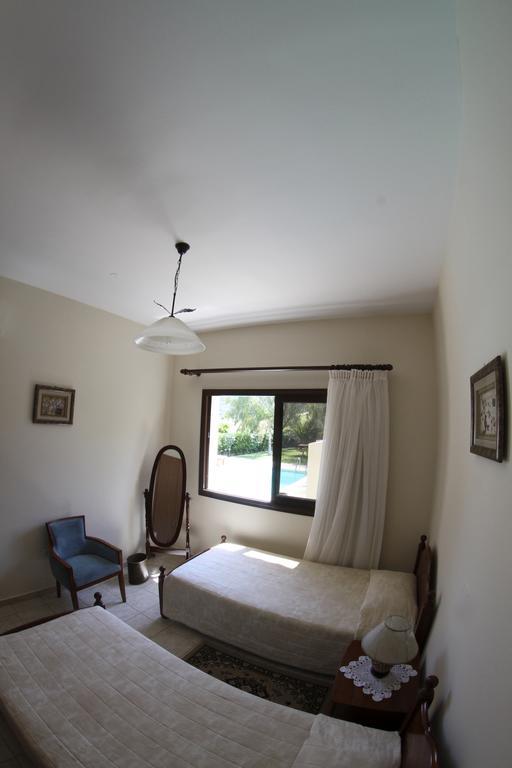 Villa Eve Rozaki *